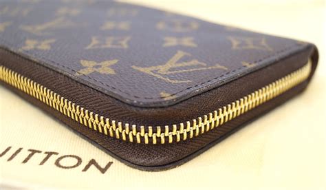 Louis Vuitton wallet canvas